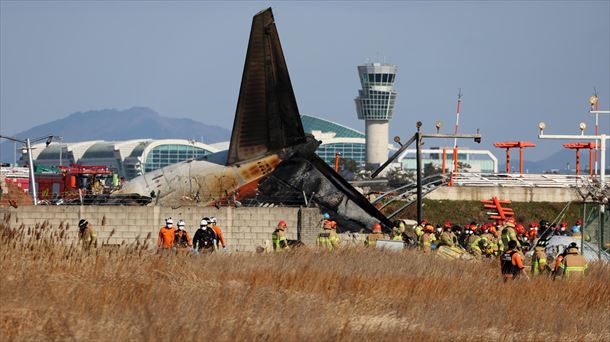 Al menos 122 muertos en el accidente de un avión en un aeropuerto de Corea del Sur