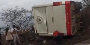 Al menos 16 muertos en un grave accidente en Ecuador entre un autobús y un coche que iba en dirección contraria