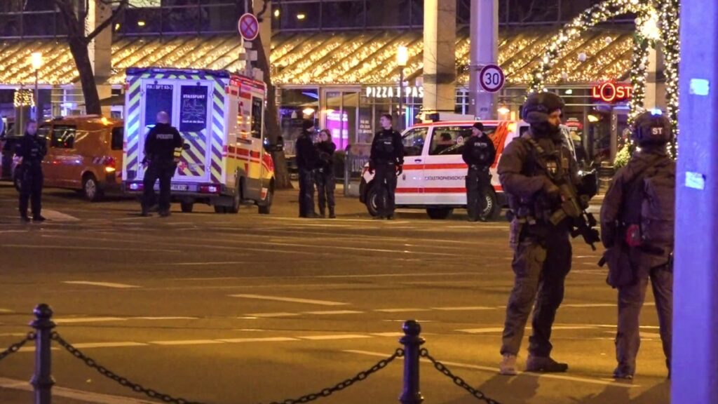 Al menos 2 muertos y 68 heridos en atropello de auto en un mercado navideño en Alemania