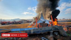 Al menos 28 muertos en Corea del Sur en un accidente de avión con 181 personas a bordo