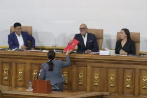 Alertan sobre los peligros para los medios con la Ley Simón Bolívar