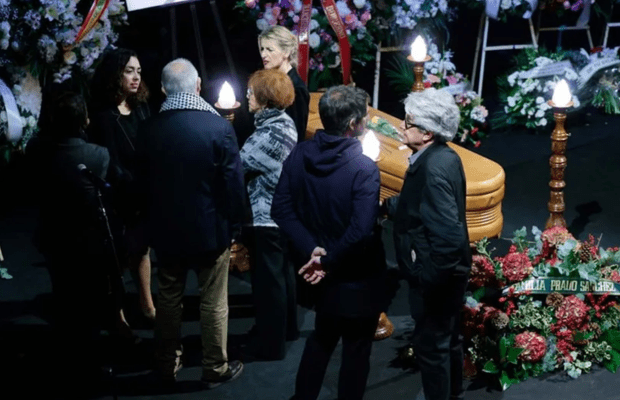 Amigos y compañeros de Marisa Paredes la despiden desde el Teatro Español
