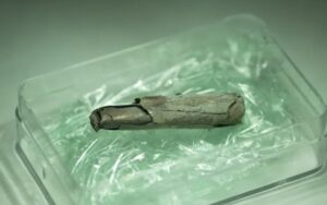 Amuleto de 1 800 años conservó uno de los textos cristianos más antiguos