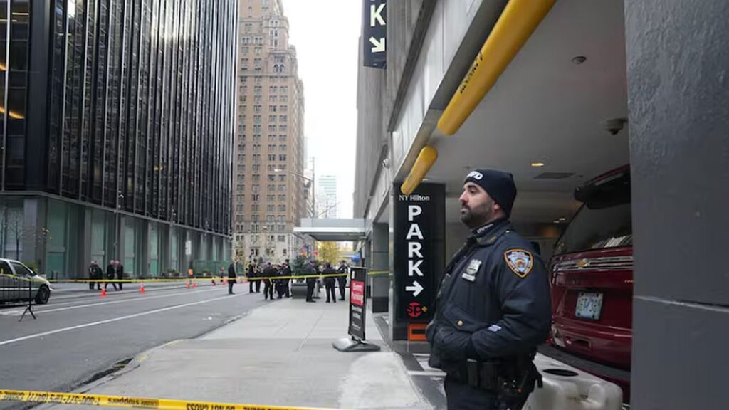 Asesinaron a tiros al CEO de la mayor aseguradora de salud de EEUU frente a un hotel en Manhattan
