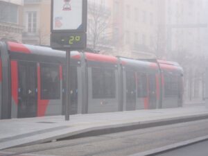 Bajas temperaturas y cielos nubosos tendrán en aviso a nueve comunidades en la mañana del último domingo del año