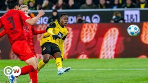 Bayern empata con Dortmund en el clásico del fútbol alemán – DW – 30/11/2024