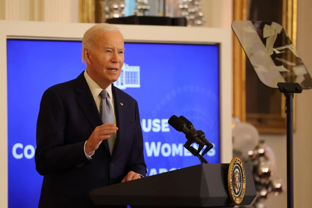 Biden conmuta sentencias a 1.500 personas, en el mayor acto de clemencia de la historia - AlbertoNews
