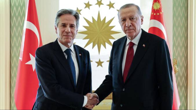 Blinken y Erdogan abordan en Ankara la situación en Siria