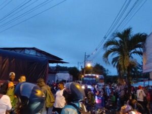 Bloqueo en vía Río Grande pone en riesgo el sector bananero del Urabá | Agro | Economía