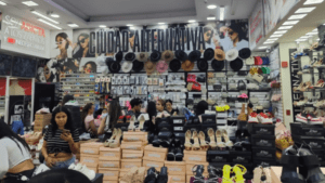 Caraqueños acuden a tiendas de vestido y calzado en medio del «viernes negro»