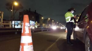 Carro con cinco ocupantes rodó por un abismo en la vía Manizales
