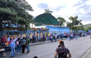 Centros electorales abiertos para elegir a jueces de paz