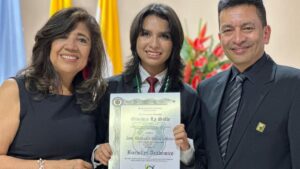 Colegio de Cali con mejor Icfes del país en calendario B; en Valle, una de las mejores alumnas