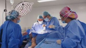 Colocan marcapasos a 10 pacientes