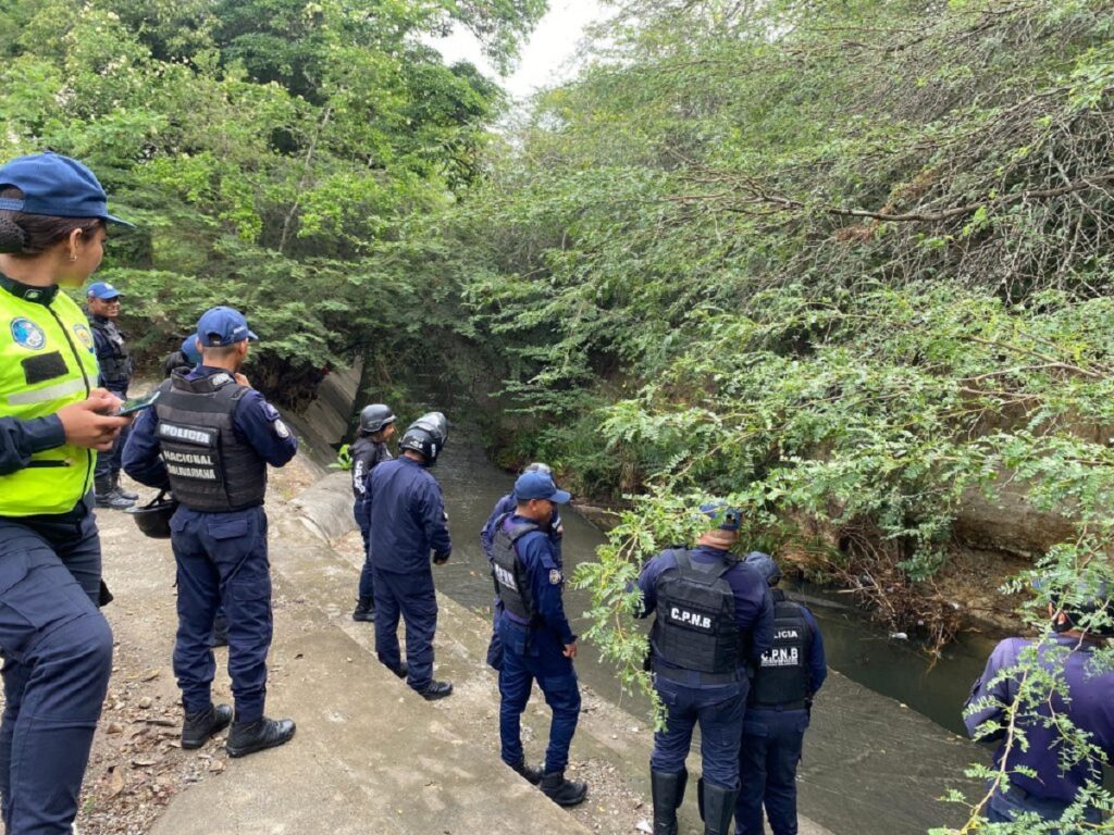 Continúan las labores de búsqueda de un hombre que cayó a una quebrada en Lara