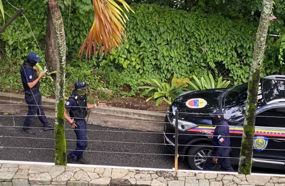 Costa Rica rechaza el asedio contra embajada argentina en Caracas