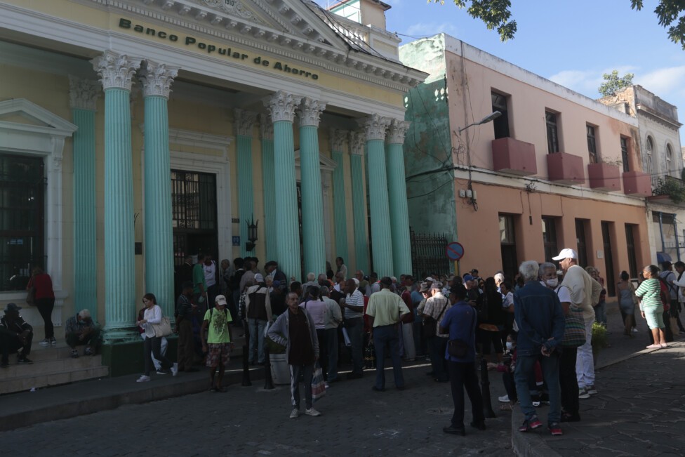 Cuba abrirá el 2025 con una economía más dolarizada : IPS Agencia de Noticias