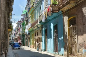 Cuba recibió dos millones de turistas, un 7,9% menos que en 2023