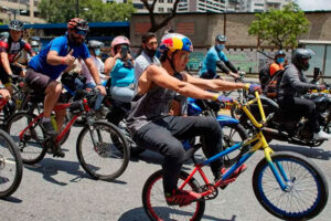 Daniel Dhers realizó su última bicicletada del año en Caracas