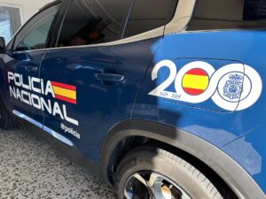 Detenido un hombre por la muerte de una mujer de 29 años en un piso en Usera