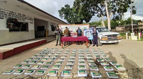Detienen a dos personas con casi 90 panelas de drogas en Falcón