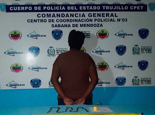 Detuvieron en Trujillo a mujer que tenía encadenada a su hija