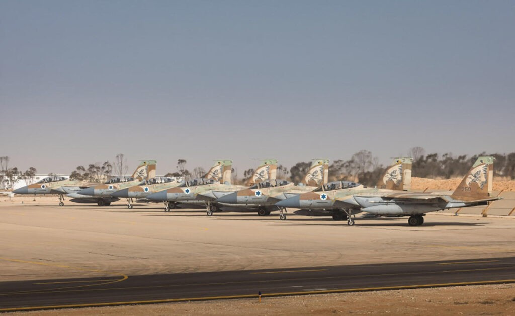 Director de la OMS estaba en aeropuerto de Saná durante bombardeo israelí que dejó 4 muertos