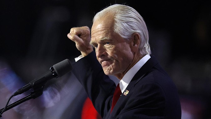 Donald Trump nombra a Peter Navarro como asesor de Comercio