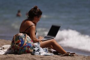 Dos tercios de la humanidad están ya conectados a Internet pero la brecha digital persiste - AlbertoNews