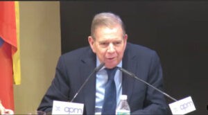 Edmundo González mantiene que volverá a Venezuela para una "transición ordenada y concertada"