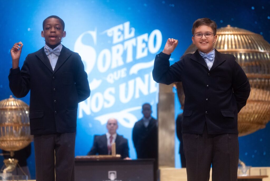 El 37.876, primer quinto premio del Sorteo de Navidad 2024, dotado con 60.000 euros a la serie