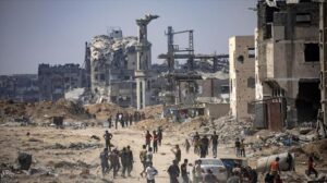 El Ejército israelí asalta y prende fuego al hospital Kamal Adwan