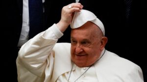 El papa Francisco dirigirá la oración dominical desde su residencia debido a un fuerte resfrío