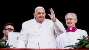El Papa pide en el mensaje de Navidad que callen las armas en Ucrania y en Oriente Medio - Yvke Mundial