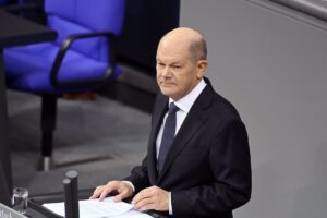 El Parlamento alemán retira la confianza al Gobierno y se allana el camino a las elecciones