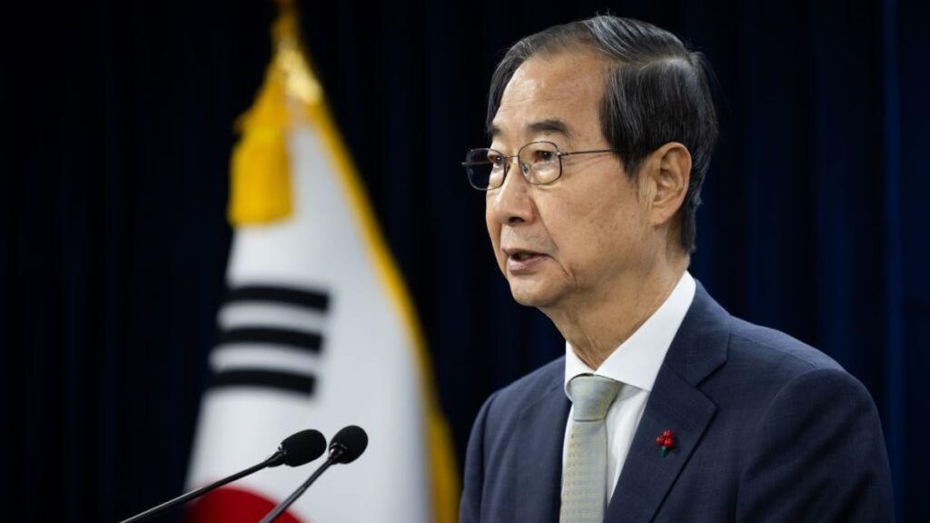 El Parlamento de Corea del Sur destituyó al presidente interino Han Duck-soo
