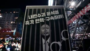 El Parlamento de Corea del Sur vota para destituir al presidente por ordenar ley marcial