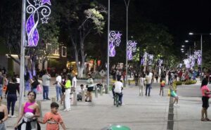 El Paseo Macuto está muy bonito y vale la pena visitarlo de día y de noche