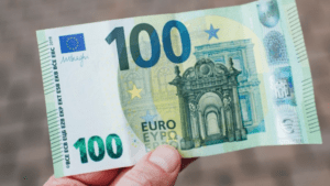 El euro cayó hasta los $1,0475