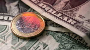 El euro cerró la semana en $1,0561