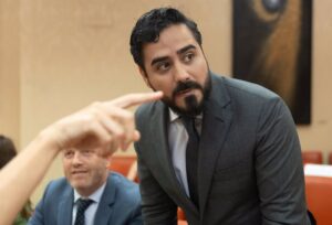 El grupo de Meloni en el Parlamento Europeo acoge a dos diputados de Se Acabó la Fiesta, pero 'Alvise' se queda fuera