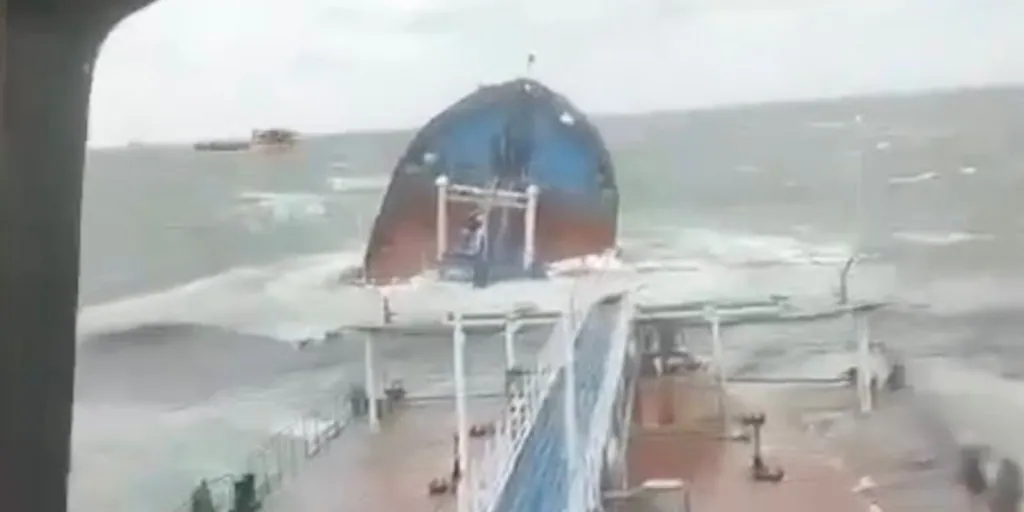 El hundimiento de un buque ruso frente a las costas de España, evidencia una vergonzosa lista de fracasos navales y las acciones de la flota fantasma