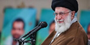El líder supremo iraní afirma que «lo ocurrido en Siria es fruto de un complot de Israel y EE.UU.»