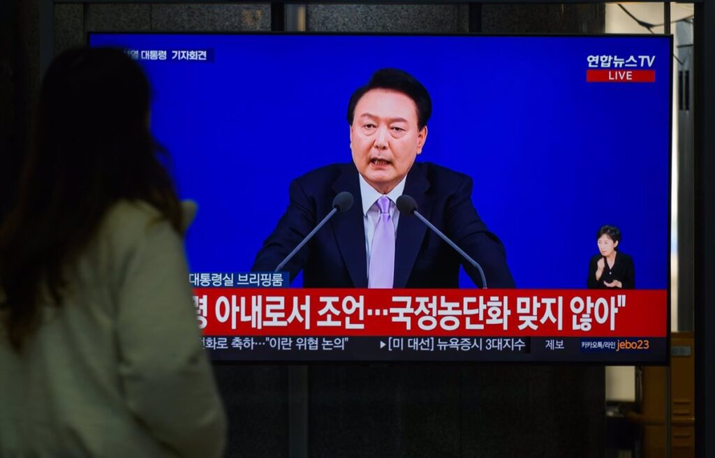 El presidente de Corea del Sur acepta levantar la ley marcial