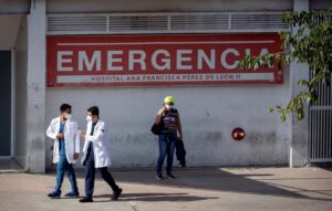 “El sistema de salud en Venezuela está cerrando con un déficit muy importante”