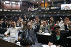 AN 2020 aprobación ley de presupuesto y endeudamiento 2025