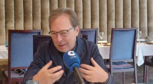 "Es muy difícil que un país vaya bien si la administración no va bien"