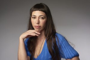 Victoria de Masi, la autora del libro sobre Karina Milei