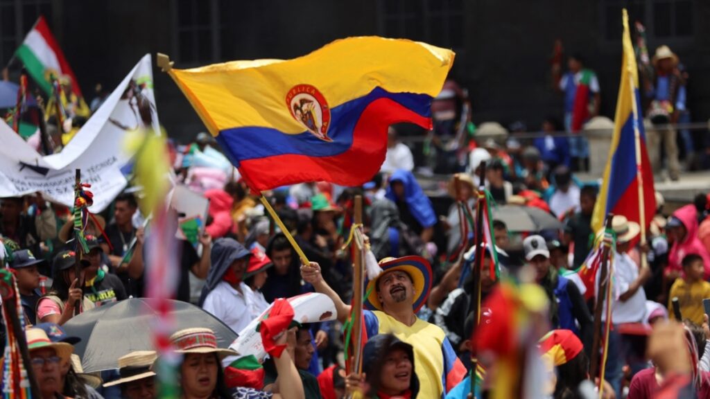 Escritor colombiano declina designación a embajada tras críticas por mensajes en redes sobre sexo