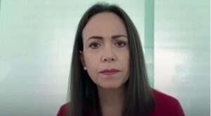 "Están convirtiendo la Embajada de Argentina en una prisión"